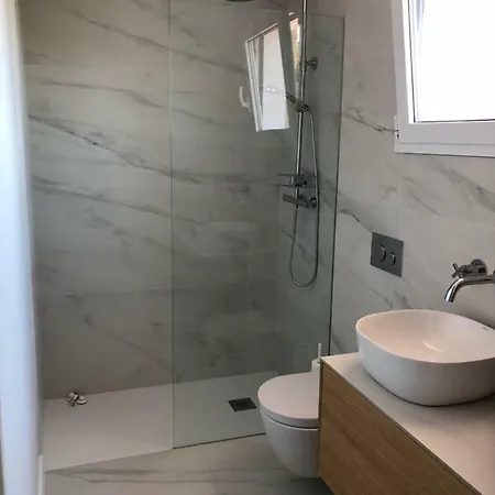 Apartamento La Toja. Urb. Rueiros. *